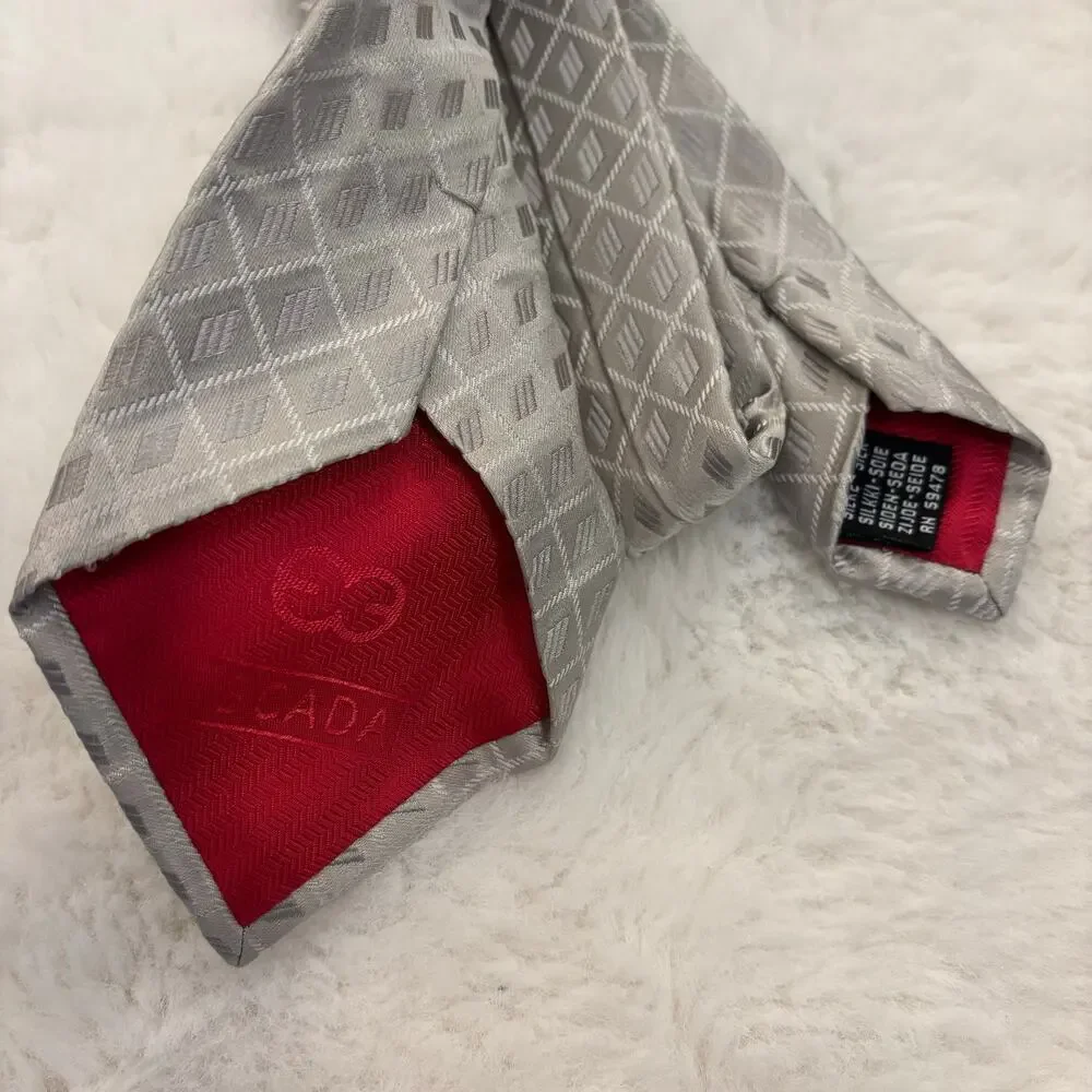 Escada good 100%